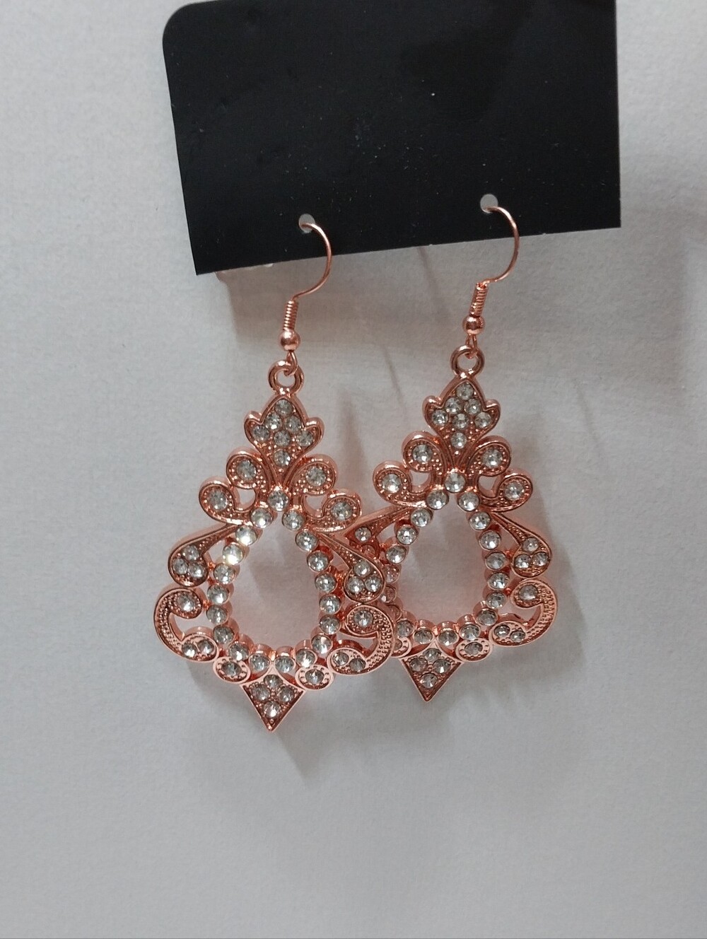 Paparazzi metal and rhinestone dangle earrings